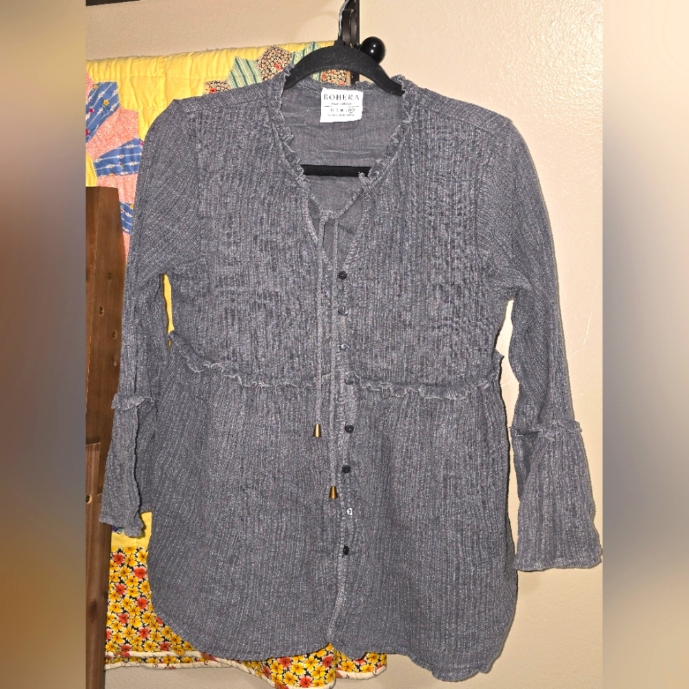 BOHERA grey top bell sleeves